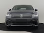 Volkswagen Tiguan R-Line Business eHybrid 245pk | Trekhaak | Elektrische stoelen memory | Lederen bekleding | Park assist | Camera achter | Navigatie via  App connect | 19"LMV