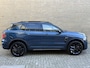 Lynk & Co 01 1.5 PHEV 261pk | Blackline | 360 camera | Panoramadak | Adaptieve cruise | Lane assist | Dodehoekdetectie | Elektrische achterklep | Navigatie | Stoelverwarming | Apple CarPlay / Android Auto | Memory | Sfeerverlichting | LED | DAB Dealeronderhouden / Fabrieksgarantie!