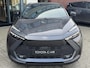 Toyota C-HR 1.8 Hybrid 140 FIRST EDITION STOEL/STUURVERW BLIND SPOT KEYLESS PARK-SENSOREN NAVI CLIMA AD-CRUISE APPLE/ANDROID 18'' LM-VELGEN
