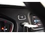 Volvo V40 1.6 T2 Summum [ Navigatie Stoelverwarming Trekhaak Cruise Control ]
