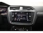 Volkswagen Tiguan 1.5 TSI Life Business [ Navi Virtual Adapt.cruise Trekhaak ]