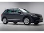 Volkswagen Tiguan 1.5 TSI Life Business [ Navi Virtual Adapt.cruise Trekhaak ]