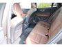 Volvo V60 2.0 B4 Inscription | Panoramadak | Head-up Display | 360 Graden Camera | Parkeersensoren | Bruin Lederen Bekleding | Harman Kardon Audio | Keyless Entry | Elektrische Achterklep | Navigatie | Apple Carplay | Android Auto