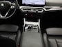 BMW 3-Serie Touring 318i AUTOMAAT | LEDER | NAVIGATIE | APPLE CARPLAY | PARKEERSENSOREN