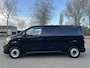 Peugeot e-Expert L2 75 kWh 136pk | ACTIE! | 8 jaar garantie | 0% financial lease| NAVI | Apple Carplay | Android Auto | Parkeersensoren voor- en achter | Achteruitrijcamera | Dode hoek detectie | Mistlampen | Licht- en regensensor | Automatische verlichting | Digital cockpit | Tussenwand comfort met raam | Houten afwerking laadruimte | LED laadruimteverlichting | Reservewiel | van €48.461 voor €37.125 ex. BTW rijklaar