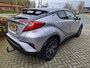 Toyota C-HR 1.8 Hybrid Team D/TREKHAAK/PARK.SENS/NAVI/AUTO INPARKEREN/STUUR-EN STOELVERWARMING