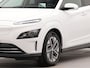 Hyundai Kona Electric EV Fashion 39 kWh | SoH 98,6% | Apple carplay | Navigatie | Achteruitrij camera | Spraakbediening | Dodehoek detector | Parkeersensoren achter |  Keyless entry |