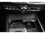 Volvo XC60 2.0 T6 Plug-in hybrid AWD Plus Dark | Stoel + Stuur verwarming | Trekhaak | BLIS | 360 Camera