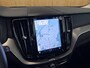 Volvo XC60 2.0 T6 Plug-in hybrid AWD Plus Dark | Stoel + Stuur verwarming | Trekhaak | BLIS | 360 Camera