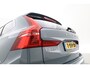 Volvo XC60 2.0 T6 Plug-in hybrid AWD Plus Bright | Pano-dak | Trekhaak | H&K Audio | ACC | Stoel + stuurverw. |