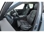 Volvo XC60 2.0 T6 Plug-in hybrid AWD Plus Bright | Pano-dak | Trekhaak | H&K Audio | ACC | Stoel + stuurverw. |