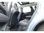 Volvo XC60 2.0 T6 Plug-in hybrid AWD Plus Bright | Pano-dak | Trekhaak | H&K Audio | ACC | Stoel + stuurverw. |