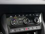 Skoda Karoq 1.5 TSI ACT Business Edition Plus 150 PK | Automaat | Elektrisch Panoramadak | Trekhaak inklapbaar | Cruise Control | Climate Control | Stoelverwarming | Achteruitrij Camera | Navigatie |