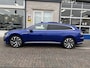 Volkswagen Arteon 1.4 TSI eHybrid 2x R-Line / AUTOMAAT/ PANO/ TREKHAAK/ 360 CAMERA/ DCC/ CARBON/ HEAD-UP DISPLAY/ LEDEREN MEMORY SEATS/ DODE HOEK/ KEYLESS/ APP CONNECT/ ADAPT. CRUISE/ STOELVERWARM. V & A/ NAVI/ CLIMA/ DAB/ 19" LMV