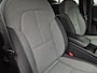 Volvo XC40 1.5 T5 Recharge Plus Dark / All season banden / Harman/Kardon Audio Systeem / Park Assist Pack & Seat Pack / Trekgewicht 1.800 kg / Stuur- & Stoelverwarming / Navigatie d.m.v. Apple Carplay/Android auto / Achteruitrijcamera /