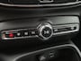 Volvo XC40 1.5 T5 Recharge Plus Dark / All season banden / Harman/Kardon Audio Systeem / Park Assist Pack & Seat Pack / Trekgewicht 1.800 kg / Stuur- & Stoelverwarming / Navigatie d.m.v. Apple Carplay/Android auto / Achteruitrijcamera /