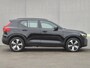 Volvo XC40 1.5 T5 Recharge Plus Dark Automaat / Accu SOH 94,43% / All season banden / Harman/Kardon Audio Systeem / Park Assist Pack & Seat Pack / Trekgewicht 1.800 kg / Stuur- & Stoelverwarming / Navigatie d.m.v. Apple Carplay/Android auto / Achteruitrijcamera /