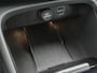 Volvo XC40 1.5 T5 Recharge Plus Dark / All season banden / Harman/Kardon Audio Systeem / Park Assist Pack & Seat Pack / Trekgewicht 1.800 kg / Stuur- & Stoelverwarming / Navigatie d.m.v. Apple Carplay/Android auto / Achteruitrijcamera /