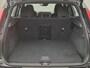 Volvo XC40 1.5 T5 Recharge Plus Dark / All season banden / Harman/Kardon Audio Systeem / Park Assist Pack & Seat Pack / Trekgewicht 1.800 kg / Stuur- & Stoelverwarming / Navigatie d.m.v. Apple Carplay/Android auto / Achteruitrijcamera /