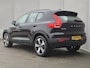 Volvo XC40 1.5 T5 Recharge Plus Dark Automaat / Accu SOH 94,43% / All season banden / Harman/Kardon Audio Systeem / Park Assist Pack & Seat Pack / Trekgewicht 1.800 kg / Stuur- & Stoelverwarming / Navigatie d.m.v. Apple Carplay/Android auto / Achteruitrijcamera /