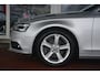 Audi A4 Avant 1.8 TFSI Business Edition | Navigatie | Xenon | Trekhaak | Cruise | NL Auto!! |