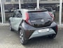 Toyota Aygo X 1.5 Hybrid Pulse Plus | Tarragon, Bi-Tone, Stoelverwarming, Climate control, Startknop, LED, 17 inch