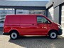 Volkswagen Transporter 2.0 TDI L1H1 150PK Automaat Airco Cruise controle Trekhaak 2500kg trekgewicht Telefoonverbinding Navigatiesysteem Euro 6 Ex overheid 1e Eigenaar