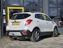 Opel Mokka 1.6 Cosmo | Trekhaak | Parkeersensoren V+Ar | Climate Control | Cruise Control | Navi | Stuur Verw | Stoel Verw |