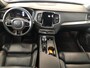 Volvo XC90 2.0 T8 Recharge AWD Ultimate Dark | Plug-in Hybrid (PHEV) | 360 Graden Camera | Lichtmetalen Velgen 22 inch | Trekhaak | Nappaleder | Sportstoelen | Panoramadak | Head-up Display | Keyless Entry | Elektrische Achterklep | Harman Kardon Audio