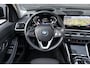 BMW 3-Serie Touring 330e | Head-Up | Trekhaak | Sportleder | Camera | Comfort Access | Memory