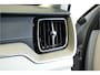 Volvo XC60 2.0 T8 AWD 335kW/456pk Plug-in hybrid Plus Bright PANORAMADAK + HARMAN/KARDON + EL.TREKHAAK + ADAPT.CRUISE + PILOT ASSIST + BLIS + HEAD-UP DISPLAY + STOEL-&STUURVERWARMING + 360 CAMERA + LANE ASSIST + PARKSENSOREN V&A + 20" LM-VELGEN!!