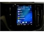 Volvo XC60 2.0 T8 AWD 335kW/456pk Plug-in hybrid Plus Bright PANORAMADAK + HARMAN/KARDON + EL.TREKHAAK + ADAPT.CRUISE + PILOT ASSIST + BLIS + HEAD-UP DISPLAY + STOEL-&STUURVERWARMING + 360 CAMERA + LANE ASSIST + PARKSENSOREN V&A + 20" LM-VELGEN!!