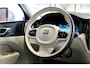 Volvo XC60 2.0 T8 AWD 335kW/456pk Plug-in hybrid Plus Bright PANORAMADAK + HARMAN/KARDON + EL.TREKHAAK + ADAPT.CRUISE + PILOT ASSIST + BLIS + HEAD-UP DISPLAY + STOEL-&STUURVERWARMING + 360 CAMERA + LANE ASSIST + PARKSENSOREN V&A + 20" LM-VELGEN!!