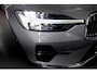 Volvo XC60 2.0 T8 AWD 335kW/456pk Plug-in hybrid Plus Bright PANORAMADAK + HARMAN/KARDON + EL.TREKHAAK + ADAPT.CRUISE + PILOT ASSIST + BLIS + HEAD-UP DISPLAY + STOEL-&STUURVERWARMING + 360 CAMERA + HEAD-UP DISPLAY + PARKSENSOREN V&A + 20" LM-VELGEN!!