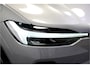 Volvo XC60 2.0 T8 AWD 335kW/456pk Plug-in hybrid Plus Bright PANORAMADAK + HARMAN/KARDON + EL.TREKHAAK + ADAPT.CRUISE + PILOT ASSIST + BLIS + HEAD-UP DISPLAY + STOEL-&STUURVERWARMING + 360 CAMERA + LANE ASSIST + PARKSENSOREN V&A + 20" LM-VELGEN!!
