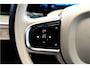 Volvo XC60 2.0 T8 AWD 335kW/456pk Plug-in hybrid Plus Bright PANORAMADAK + HARMAN/KARDON + EL.TREKHAAK + ADAPT.CRUISE + PILOT ASSIST + BLIS + HEAD-UP DISPLAY + STOEL-&STUURVERWARMING + 360 CAMERA + LANE ASSIST + PARKSENSOREN V&A + 20" LM-VELGEN!!