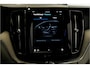 Volvo XC60 2.0 T8 AWD 335kW/456pk Plug-in hybrid Plus Bright PANORAMADAK + HARMAN/KARDON + EL.TREKHAAK + ADAPT.CRUISE + PILOT ASSIST + BLIS + HEAD-UP DISPLAY + STOEL-&STUURVERWARMING + 360 CAMERA + LANE ASSIST + PARKSENSOREN V&A + 20" LM-VELGEN!!