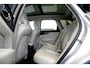 Volvo XC60 2.0 T8 AWD 335kW/456pk Plug-in hybrid Plus Bright PANORAMADAK + HARMAN/KARDON + EL.TREKHAAK + ADAPT.CRUISE + PILOT ASSIST + BLIS + HEAD-UP DISPLAY + STOEL-&STUURVERWARMING + 360 CAMERA + LANE ASSIST + PARKSENSOREN V&A + 20" LM-VELGEN!!