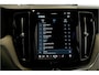 Volvo XC60 2.0 T8 AWD 335kW/456pk Plug-in hybrid Plus Bright PANORAMADAK + HARMAN/KARDON + EL.TREKHAAK + ADAPT.CRUISE + PILOT ASSIST + BLIS + HEAD-UP DISPLAY + STOEL-&STUURVERWARMING + 360 CAMERA + LANE ASSIST + PARKSENSOREN V&A + 20" LM-VELGEN!!