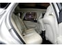 Volvo XC60 2.0 T8 AWD 335kW/456pk Plug-in hybrid Plus Bright PANORAMADAK + HARMAN/KARDON + EL.TREKHAAK + ADAPT.CRUISE + PILOT ASSIST + BLIS + HEAD-UP DISPLAY + STOEL-&STUURVERWARMING + 360 CAMERA + LANE ASSIST + PARKSENSOREN V&A + 20" LM-VELGEN!!