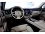 Volvo XC60 2.0 T8 AWD 335kW/456pk Plug-in hybrid Plus Bright PANORAMADAK + HARMAN/KARDON + EL.TREKHAAK + ADAPT.CRUISE + PILOT ASSIST + BLIS + HEAD-UP DISPLAY + STOEL-&STUURVERWARMING + 360 CAMERA + HEAD-UP DISPLAY + PARKSENSOREN V&A + 20" LM-VELGEN!!