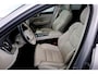 Volvo XC60 2.0 T8 AWD 335kW/456pk Plug-in hybrid Plus Bright PANORAMADAK + HARMAN/KARDON + EL.TREKHAAK + ADAPT.CRUISE + PILOT ASSIST + BLIS + HEAD-UP DISPLAY + STOEL-&STUURVERWARMING + 360 CAMERA + HEAD-UP DISPLAY + PARKSENSOREN V&A + 20" LM-VELGEN!!