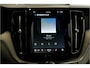 Volvo XC60 2.0 T8 AWD 335kW/456pk Plug-in hybrid Plus Bright PANORAMADAK + HARMAN/KARDON + EL.TREKHAAK + ADAPT.CRUISE + PILOT ASSIST + BLIS + HEAD-UP DISPLAY + STOEL-&STUURVERWARMING + 360 CAMERA + LANE ASSIST + PARKSENSOREN V&A + 20" LM-VELGEN!!