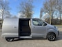 Opel Vivaro-e Electric L2 75 kWh 136pk | ACTIE! | 8 jaar garantie | 0% financial lease | Full ECO LED koplampen | Exterieur Pakket | Apple Carplay | Android Auto | Achteruitrijcamera | Parkeersensoren achter | Climate Control | Pack ergonomie met passagiersstoel | van voor  Keyless Entry | Lederen stuurwiel | Draadloze telefoonoplader | van €47.881 voor €35.195 ex. BTW rijklaar
