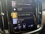 Volvo V60 2.0 B4 R-Design | Achteruitrijcamera | Trekhaak | Sportstoelen | Navigatie | Apple Carplay | Android Auto | Elektrische Achterklep | Keyless Entry | Cruise Control Adaptief