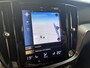 Volvo V60 2.0 B4 R-Design | Achteruitrijcamera | Trekhaak | Sportstoelen | Navigatie | Apple Carplay | Android Auto | Elektrische Achterklep | Keyless Entry | Cruise Control Adaptief