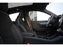 Volvo EC40 Single Motor Extended Range Plus Black Edition Panoramadak | Verwarmbare voorstoelen&stuurwiel | 360 graden camera | Premium audio by Harman Kardon | Adaptieve cruise control | Keyless entry | Warmtepomp
