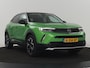 Opel Mokka-e Ultimate 50 kWh | SOH 90% | 3 Fase | Stoelverwarming | Leder/Alcantara | Warmtepomp | Adaptive cruise | Camera | Stuurverwarming | Carplay | Matrix LED | Navigatie | Park Assist