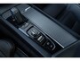 Volvo XC60 Recharge T6 AWD R-Design | Navigatie | Schuif-/Kanteldak | Head-Up Display | 360 Camera | Trekhaak | Adaptieve Cruise Control | Harman Kardon Audio | Stoel-/Stuurverwarming | Gelamineerd Glas Rondom | Park Assist | Memory | Elek. Stoelen | Zitverlenging | Dodehoekdetectie | 21" LM