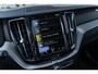 Volvo XC60 Recharge T6 AWD R-Design | Navigatie | Schuif-/Kanteldak | Head-Up Display | 360 Camera | Trekhaak | Adaptieve Cruise Control | Harman Kardon Audio | Stoel-/Stuurverwarming | Gelamineerd Glas Rondom | Park Assist | Memory | Elek. Stoelen | Zitverlenging | Dodehoekdetectie | 21" LM